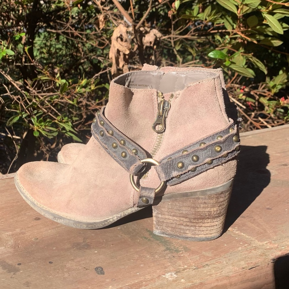 Crown Vintage Ankle Boots